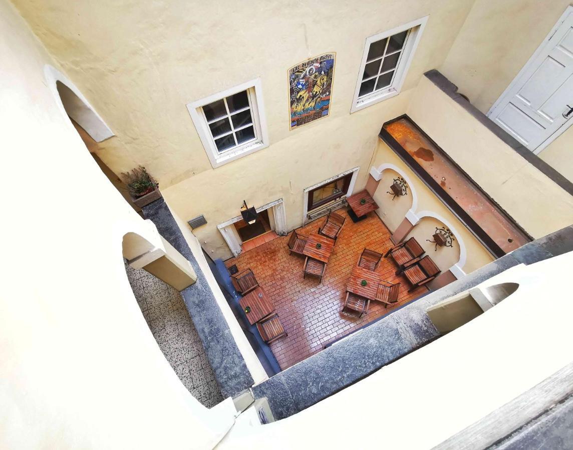 Ferienwohnung Himmelberg 80M2 In Der Altstadt Und Toll Fuer Familien Klagenfurt am Woerthersee Ngoại thất bức ảnh