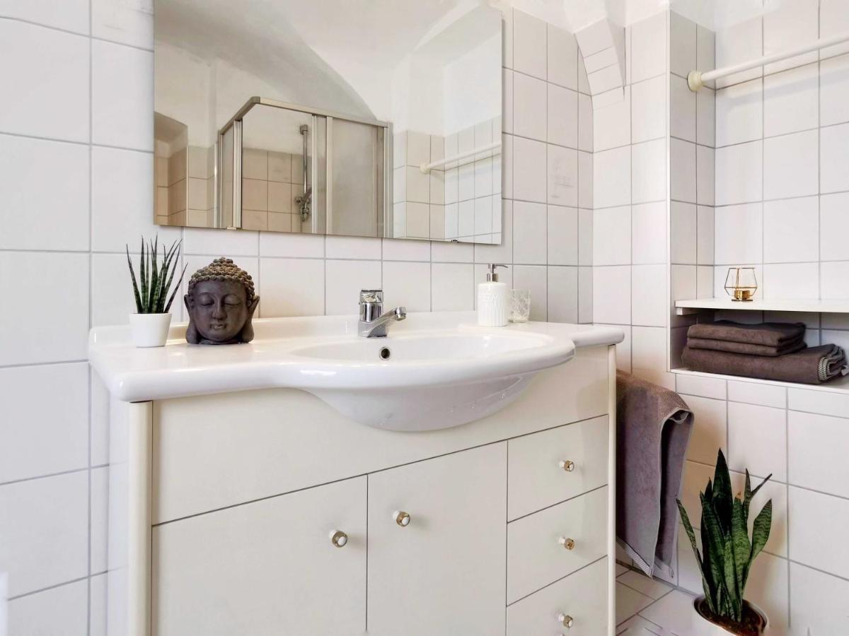 Ferienwohnung Himmelberg 80M2 In Der Altstadt Und Toll Fuer Familien Klagenfurt am Woerthersee Ngoại thất bức ảnh
