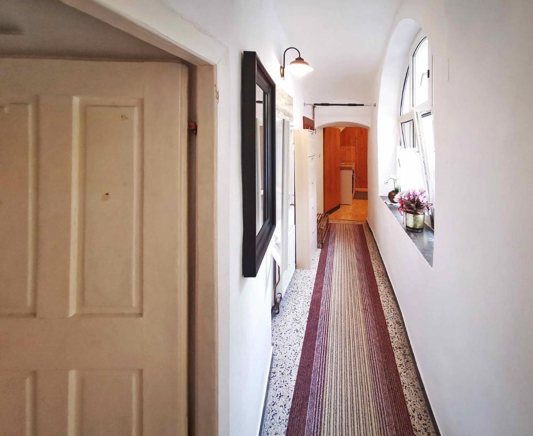 Ferienwohnung Himmelberg 80M2 In Der Altstadt Und Toll Fuer Familien Klagenfurt am Woerthersee Ngoại thất bức ảnh