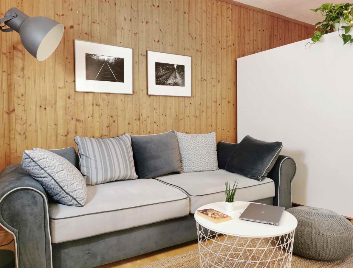 Ferienwohnung Himmelberg 80M2 In Der Altstadt Und Toll Fuer Familien Klagenfurt am Woerthersee Ngoại thất bức ảnh